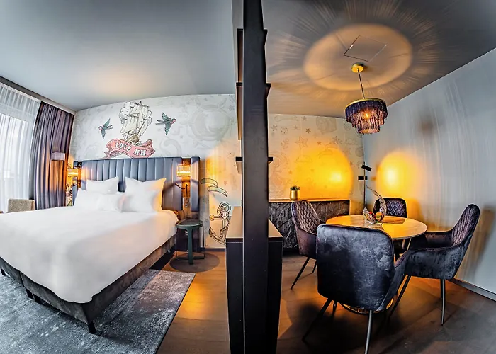 Nyx Hotel *